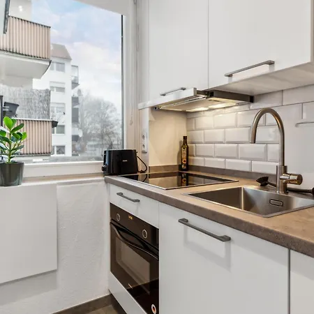 Shiny Homes - Trendy Close To Center *