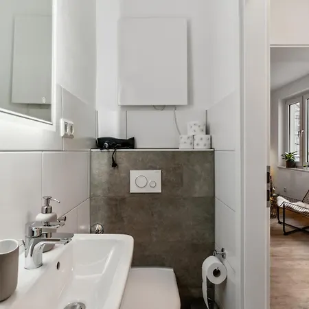 Shiny Homes - Trendy Close To Center Apartment