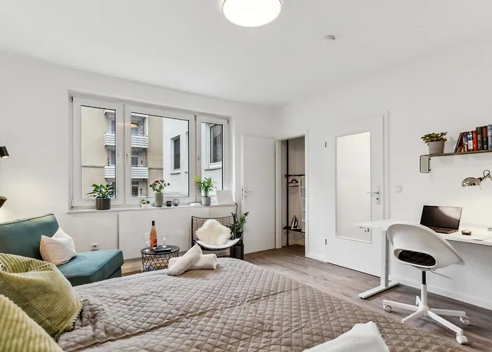 Shiny Homes - Trendy Close To Center